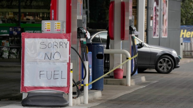U.K. military begins fuel delivery amid driver shortage