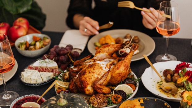 Infectious disease experts on hosting a safe Thanksgiving celebration