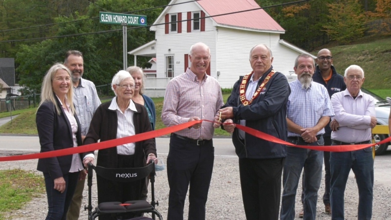 Tiny Township honoured Canadian curler Glenn Howard (centre left) on Wed., Oct. 6, 2021, with a street naming ceremony. (CTV News)
