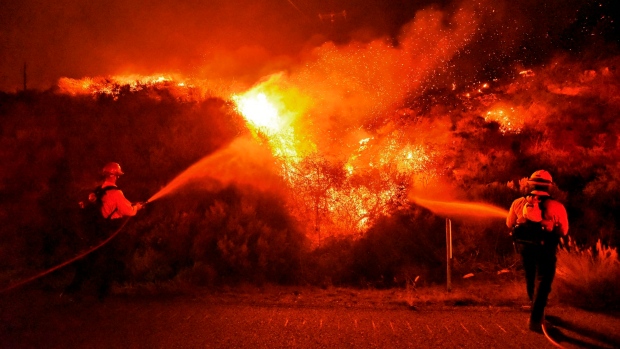 Wildfire nears Reagan's 'Western White House' in California
