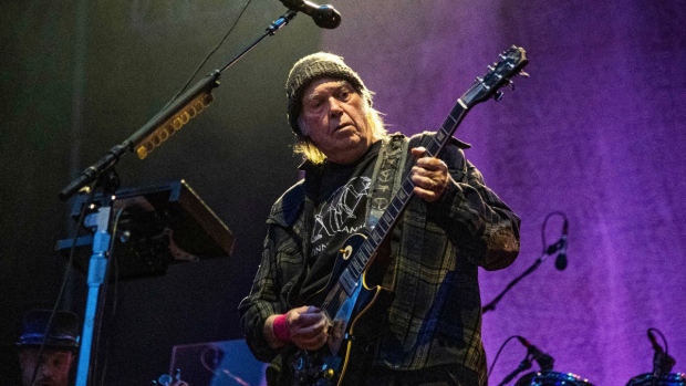 Neil Young and Crazy Horse to release album created in COVID-19 pandemic