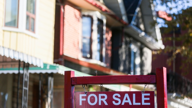 Melonjaknya harga real estat membuat beberapa pembeli berjuang untuk menemukan rumah