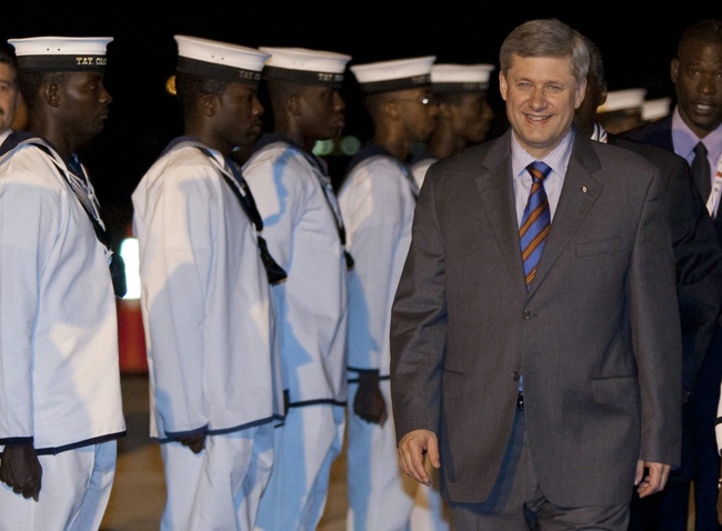 Prime Minister Stephen Harper arrives in Port of Spain, Republic of Trinidad and Tobago on Thursday, Nov. 26, 2009, to attend the Commonwealth Heads of Government Meeting. (Sean Kilpatrick / THE CANADIAN PRESS)  