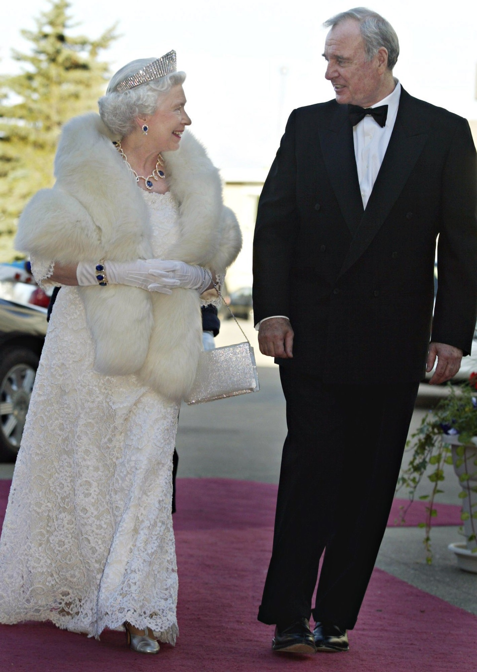 Queen Elizabeth II, Paul Martin