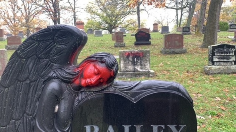 A vandalized statue at a cemetery near Trenton, Ont. (Kimberley Johnson/CTV News Ottawa)