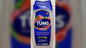 TUMS Assorted Berries Extra Strength Tablets, 750-milligram bottle of 100 tablets. (Health Canada)