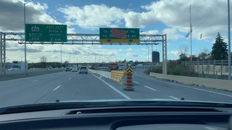 The Hwy. 417 westbound off-ramp at Pinecrest Road is closed to traffic, but some motorists are confused since the road is open for buses. (Peter Szperling/CTV News Ottawa)