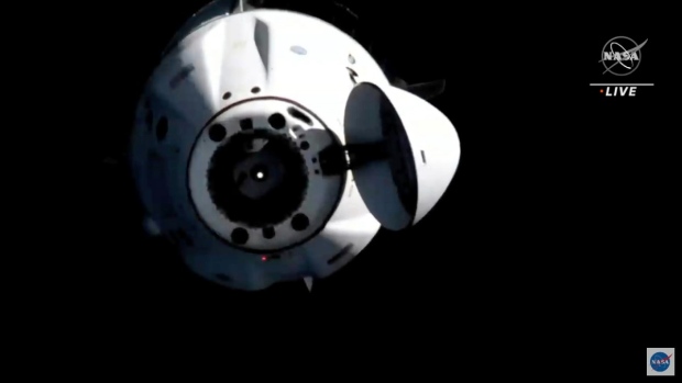SpaceX mengembalikan 4 astronot ke Bumi, mengakhiri penerbangan 200 hari
