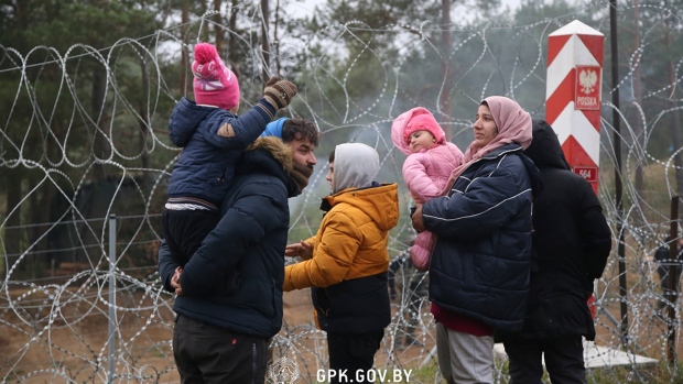 Ada apa di balik krisis di perbatasan Belarusia-Polandia?
