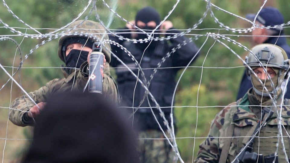 Guards seen at Poland-Belarus border
