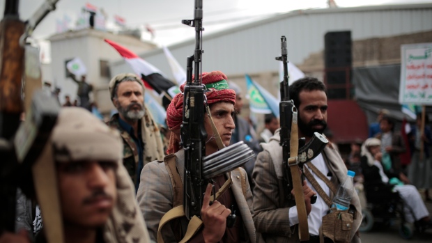 Yaman: Pasukan sekutu pemerintah meninggalkan kota, pemberontak masuk kembali