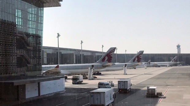 Pelancong wanita akan menuntut Qatar atas pencarian tubuh ‘invasif’