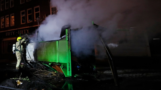 Belanda: Kerusuhan meletus di Rotterdam karena pembatasan COVID-19
