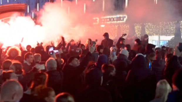 Rioting erupts in Rotterdam over coronavirus restrictions