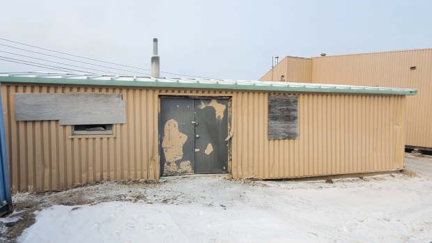 Komunitas Nunavut masih tanpa kamar mayat