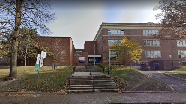 Sekolah dasar Toronto ditutup untuk pembelajaran langsung karena wabah COVID-19