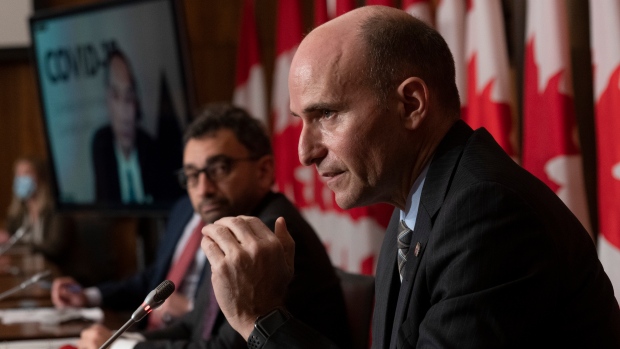 Omicron: Kanada memperketat tindakan perbatasan