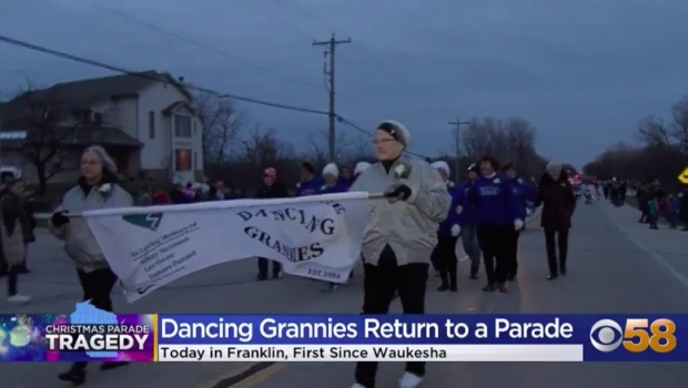 Kecelakaan parade Waukesha: Milwaukee Dancing Grannies tampil pertama kali di depan umum sejak kematian anggota