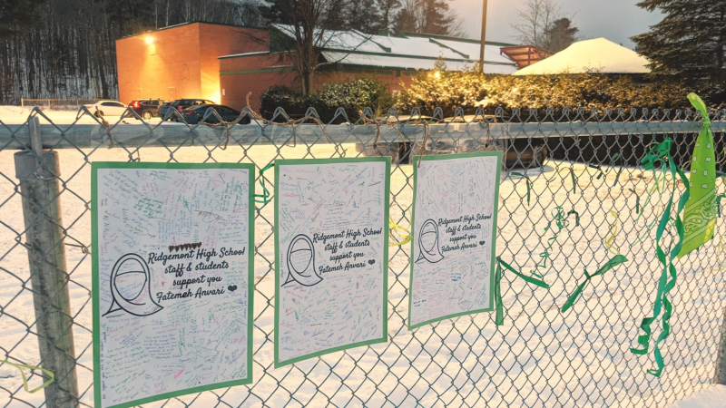 Ridgemont High School placed messages of support for Fatemeh Anvari on the fence. (Photo courtesy: Twitter/RidgemontHS)