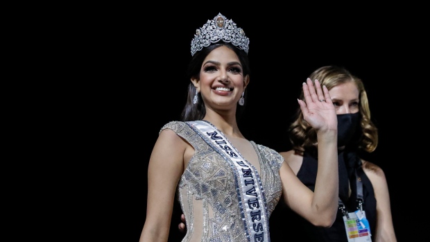 Miss Universe adalah Harnaaz Sandhu dari India