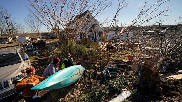Korban tewas Kentucky akibat tornado naik menjadi 77