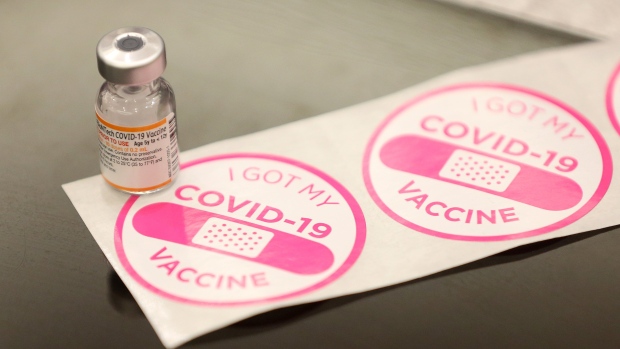 Interval vaksin: Keluarga memilih selama 3 minggu di antara dosis