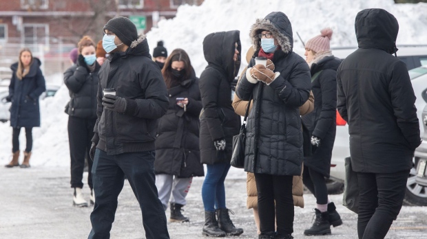 Quebec mencapai rekor satu hari baru dengan 4.571 kasus virus corona Senin;  rawat inap naik 21