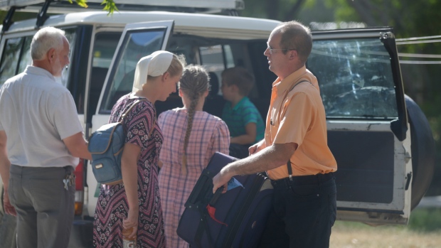 Ayah misionaris yang diculik di Haiti mengatakan keluarga dalam kondisi baik