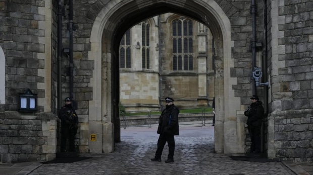 Penyusup bersenjata ditangkap di halaman Kastil Windsor: Polisi Inggris