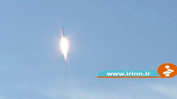 TV pemerintah Iran mengatakan Teheran meluncurkan roket ke luar angkasa