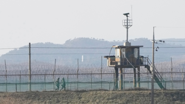 Korea Selatan: Orang tak dikenal melintasi DMZ ke Korea Utara