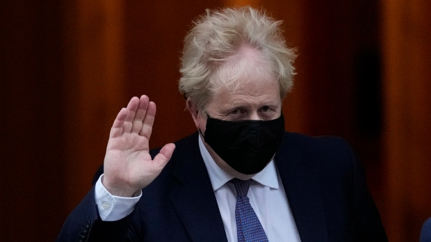 Boris Johnson menghadapi seruan untuk mengundurkan diri karena pesta