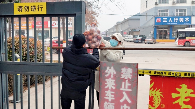 Une Chinoise coincée dans la maison d’un rendez-vous à l’aveugle par un verrouillage soudain du COVID-19