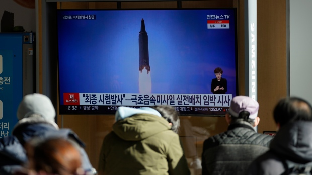 Korea Utara menembakkan rudal sebagai tanggapan atas sanksi AS