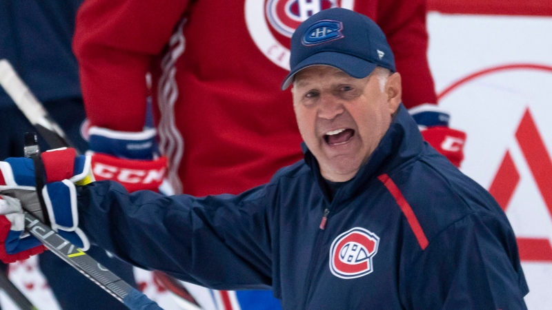 Montreal Canadiens head coach Claude Julien gives instructions during a practice in Brossard, Que., on Friday, Sept. 14, 2018. (THE CANADIAN PRESS / Paul Chiasson)