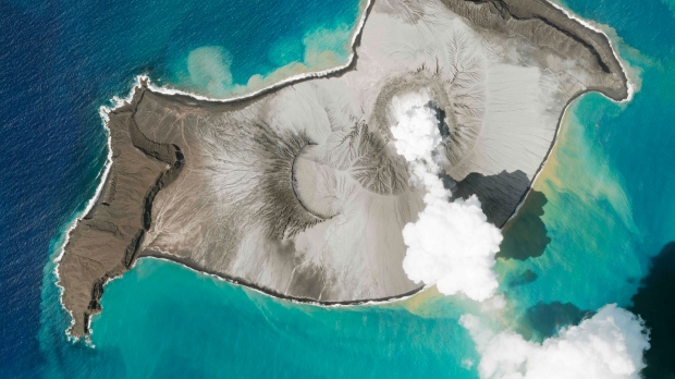Gunung berapi Tonga: Bencana yang meluas sebagian besar dihindari