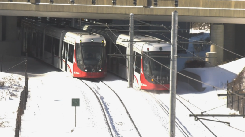 Ottawa LRT trains run on the Confederation Line Tuesday, Jan. 18, 2022. (Peter Szperling/CTV News Ottawa)