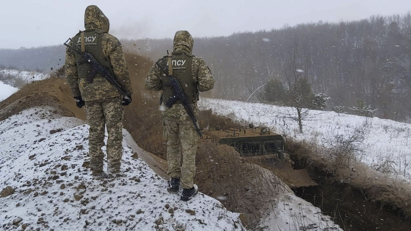 Tensions continue to escalate at the Ukraine-Russia border, as Canada and other allies send military aid to stave off a potential invasion.