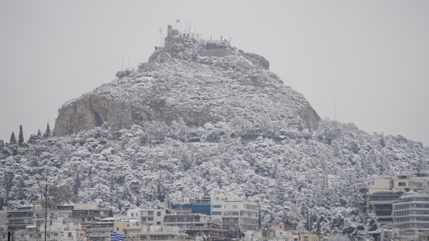 Salju menyelimuti Athena, pulau-pulau Yunani dan Istanbul Turki