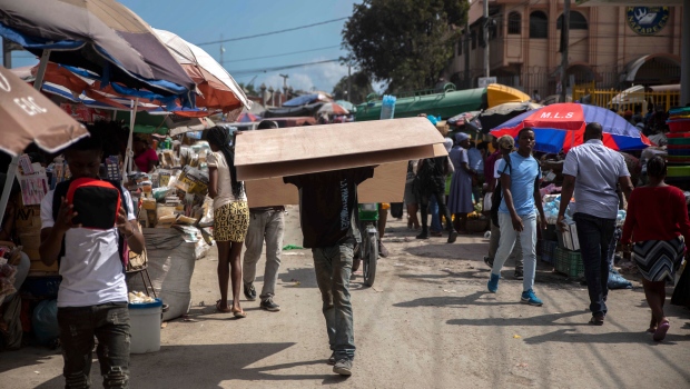 Gempa Haiti menewaskan dua orang, membuat warga membanjiri jalan-jalan