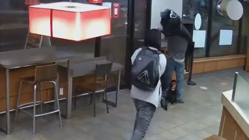 Graphic content: Video shows Vancouver stabbing