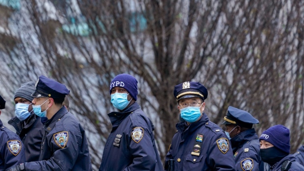 NYC memberikan penghormatan terakhir kepada petugas NYPD yang terbunuh