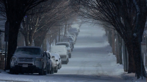 Blizzard buffets U.S. East Coast with deep snow, winds, flooding