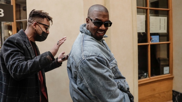 Australia wants Kanye West fully vaccinated before any concert tour