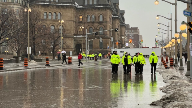 Increased police presence in downtown Ottawa after convoy protesters warned to leave