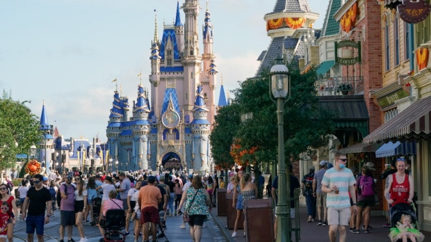 Disney ‘lamenta’ la visita al cuerpo técnico de la escuela