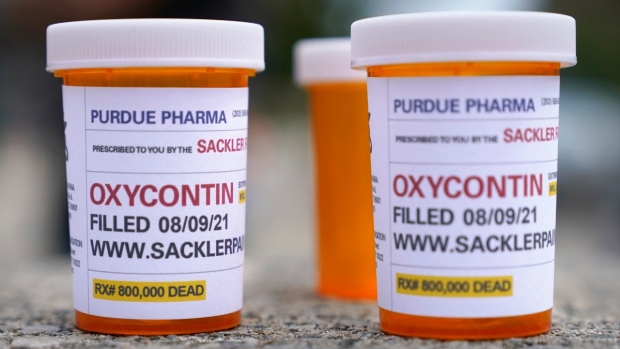 Untuk keluarga, kesepakatan US miliar dengan pembuat OxyContin hanyalah permulaan