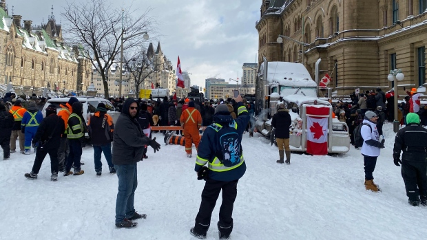 Police move quickly to push 'Freedom Convoy' protesters in Ottawa back