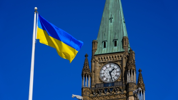 Il Canada invia più aiuti all’Ucraina, vieta le navi russe