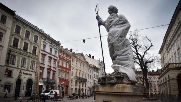 Lviv: Penduduk melindungi landmark budaya kota